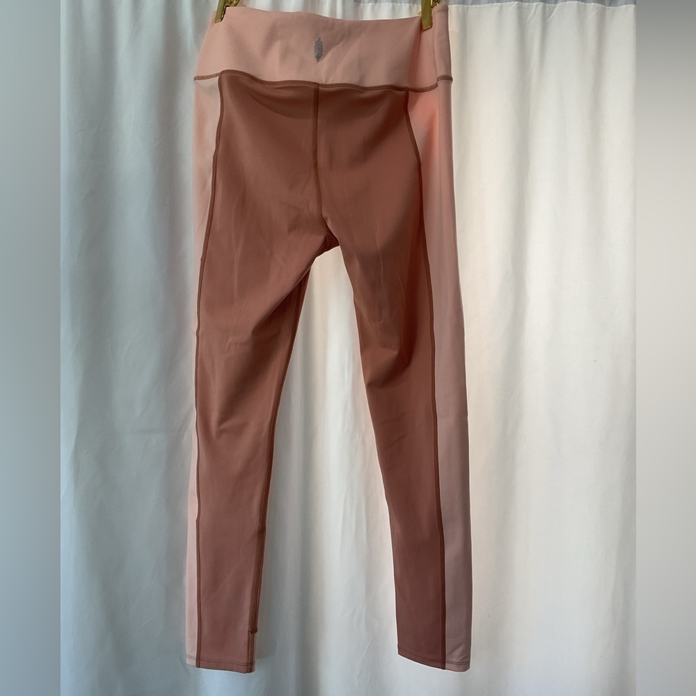 NWOT Strength and Lengthen Leggings - Picture 2 of 2